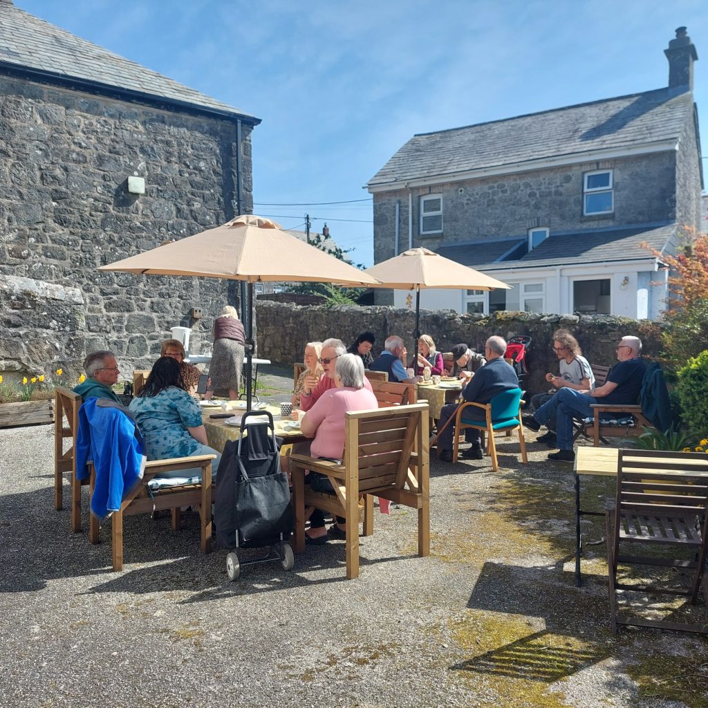 Lunchtime Friends at the centre